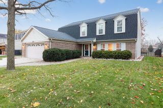 2238 Appleby Drive, Wheaton, IL 60189