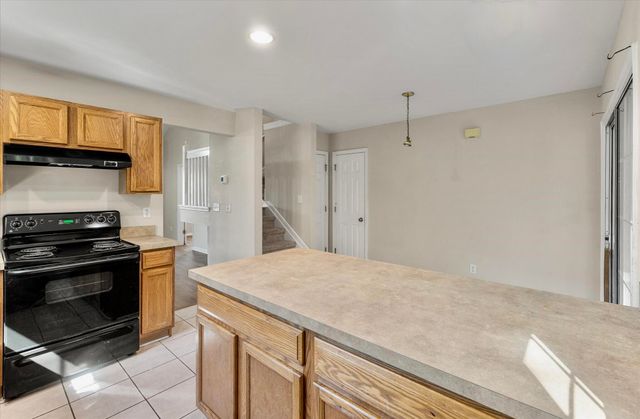 7900 Shadow Oak Drive, North Charleston, SC 29406