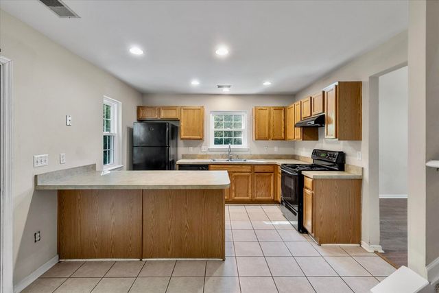 7900 Shadow Oak Drive, North Charleston, SC 29406