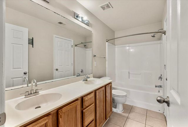 7900 Shadow Oak Drive, North Charleston, SC 29406