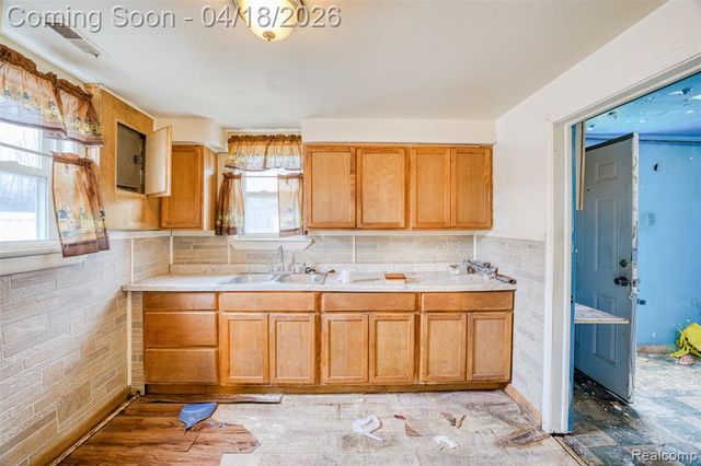35740 Beverly Road, Romulus, MI 48174