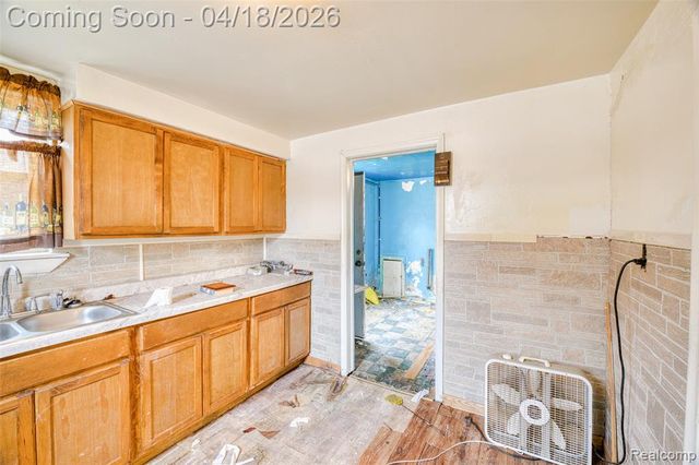 35740 Beverly Road, Romulus, MI 48174