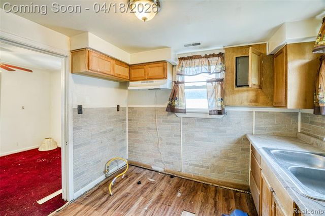 35740 Beverly Road, Romulus, MI 48174