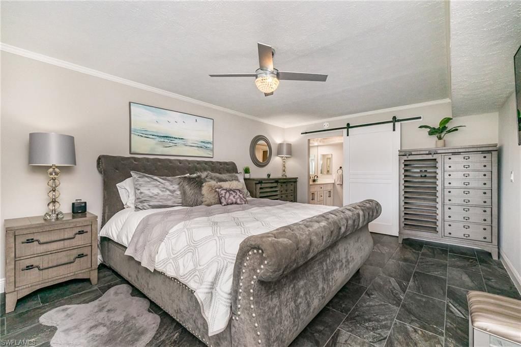 Image 14 of property listing at 4001 SE 19th PL 1, Cape Coral, FL 33904