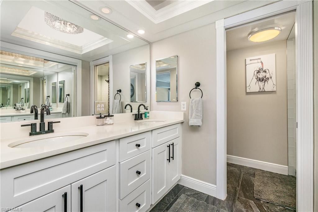 Image 17 of property listing at 4001 SE 19th PL 1, Cape Coral, FL 33904