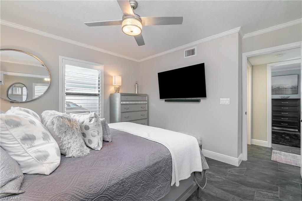 Image 19 of property listing at 4001 SE 19th PL 1, Cape Coral, FL 33904