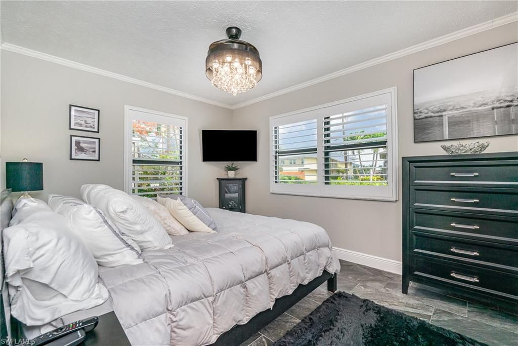 Image 20 of property listing at 4001 SE 19th PL 1, Cape Coral, FL 33904