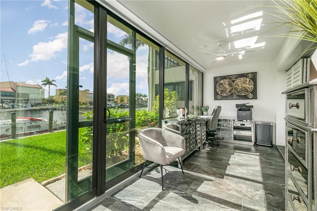 Image 24 of property listing at 4001 SE 19th PL 1, Cape Coral, FL 33904