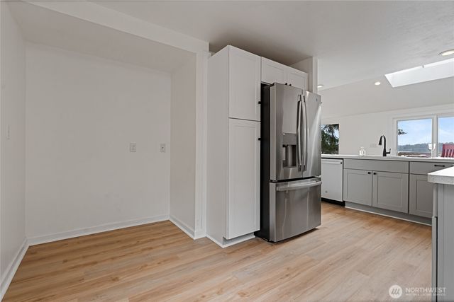 4806 Sunrise Beach Road NW, Olympia, WA 98502