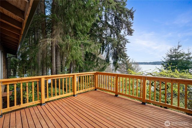 4806 Sunrise Beach Road NW, Olympia, WA 98502