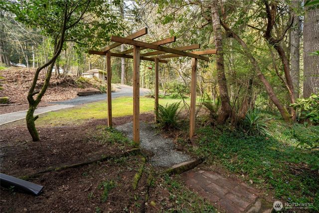 4806 Sunrise Beach Road NW, Olympia, WA 98502