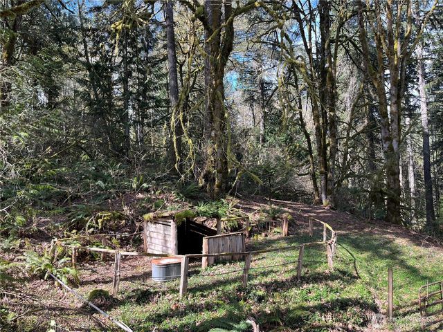 4806 Sunrise Beach Road NW, Olympia, WA 98502