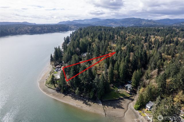 4806 Sunrise Beach Road NW, Olympia, WA 98502