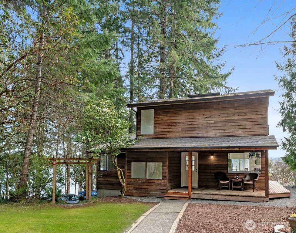 4806 Sunrise Beach Road NW, Olympia, WA 98502