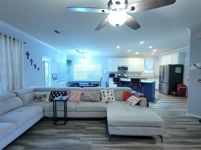 18402 Spinner Court Drive, Humble, TX 77346