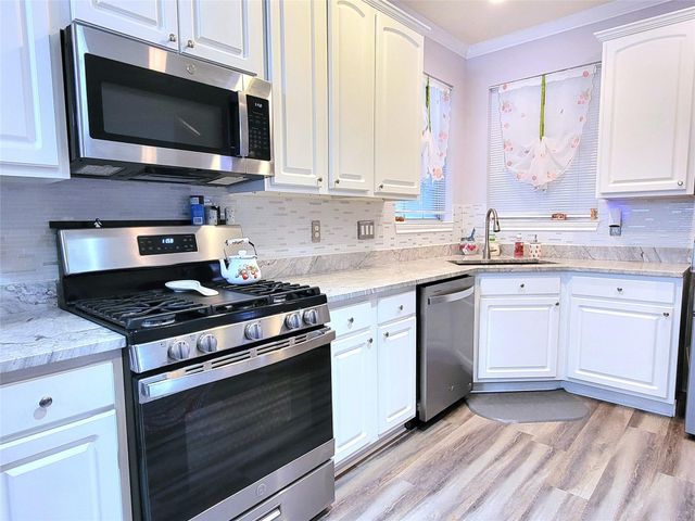 18402 Spinner Court Drive, Humble, TX 77346