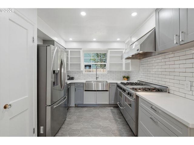 7158 Sw 4TH Ave, Portland, OR 97219