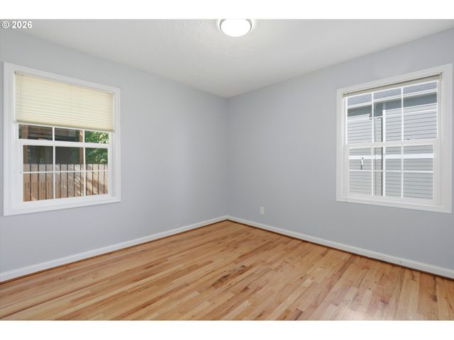 7158 Sw 4TH Ave, Portland, OR 97219