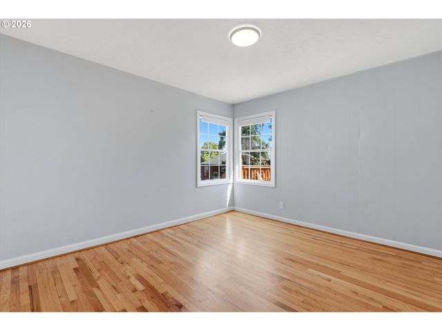 7158 Sw 4TH Ave, Portland, OR 97219
