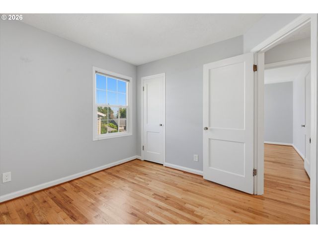 7158 Sw 4TH Ave, Portland, OR 97219