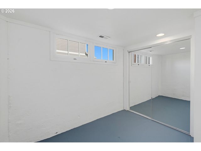7158 Sw 4TH Ave, Portland, OR 97219
