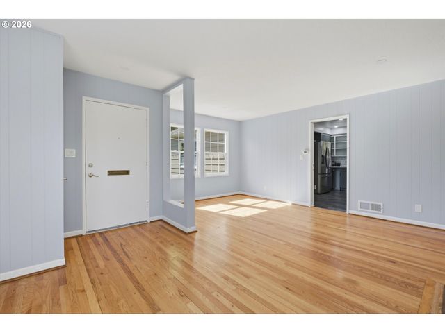 7158 Sw 4TH Ave, Portland, OR 97219