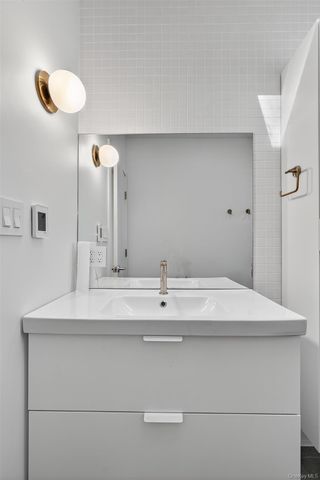 6 Glenwood Avenue, Poughkeepsie, NY 12603