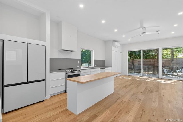 6 Glenwood Avenue, Poughkeepsie, NY 12603