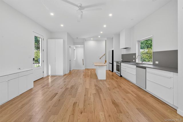 6 Glenwood Avenue, Poughkeepsie, NY 12603