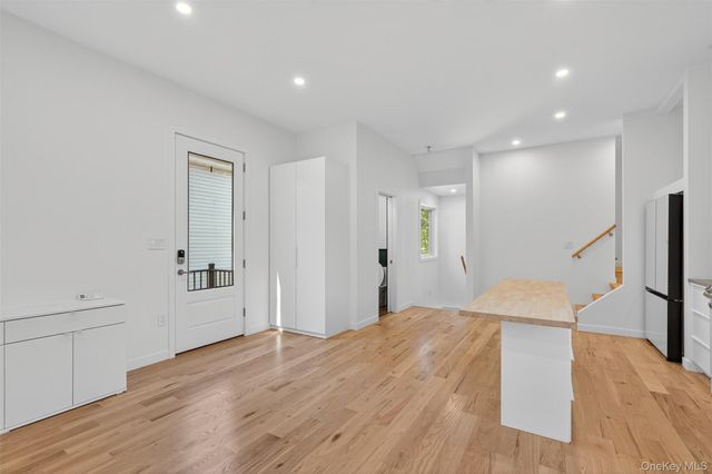 6 Glenwood Avenue, Poughkeepsie, NY 12603