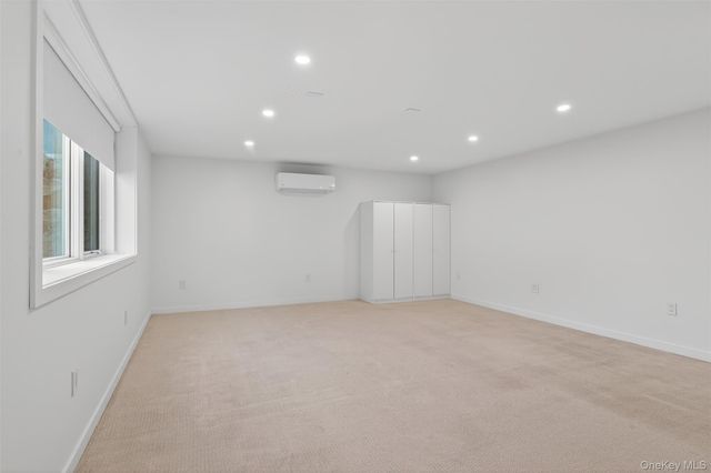 6 Glenwood Avenue, Poughkeepsie, NY 12603