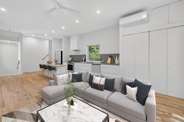 6 Glenwood Avenue, Poughkeepsie, NY 12603