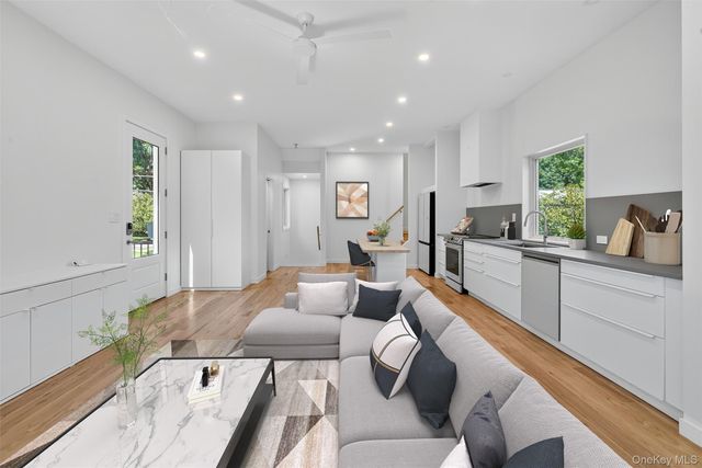 6 Glenwood Avenue, Poughkeepsie, NY 12603