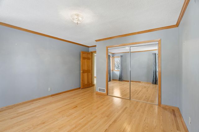 1675 3rd Street E, Saint Paul, MN 55106