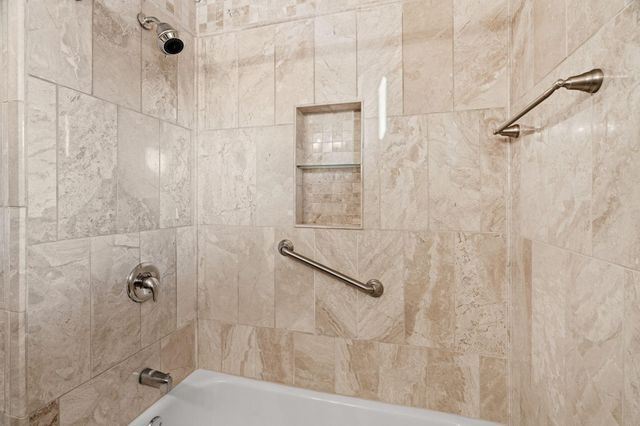 1675 3rd Street E, Saint Paul, MN 55106