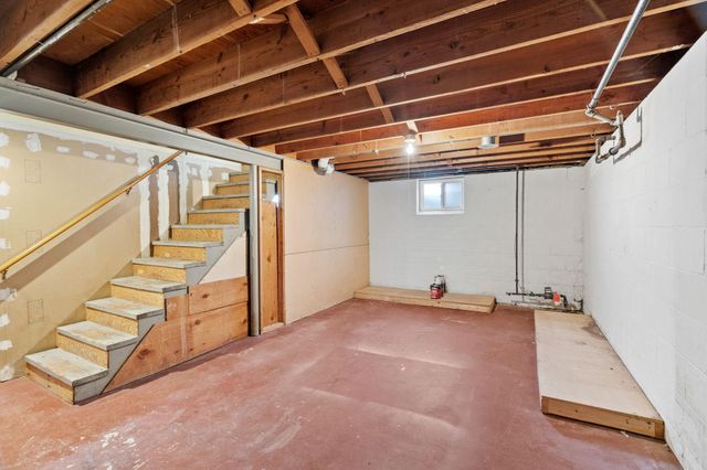 1675 3rd Street E, Saint Paul, MN 55106