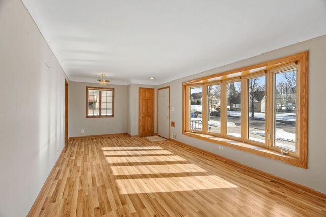 1675 3rd Street E, Saint Paul, MN 55106