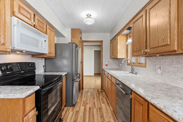 1675 3rd Street E, Saint Paul, MN 55106