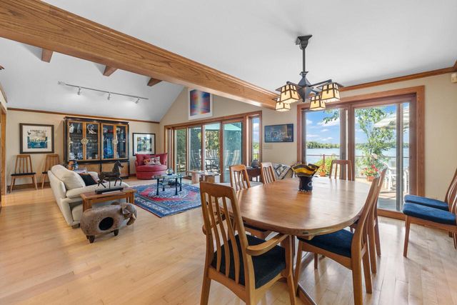 904 W Labelle AVENUE, Oconomowoc, WI 53066