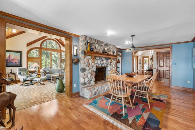904 W Labelle AVENUE, Oconomowoc, WI 53066