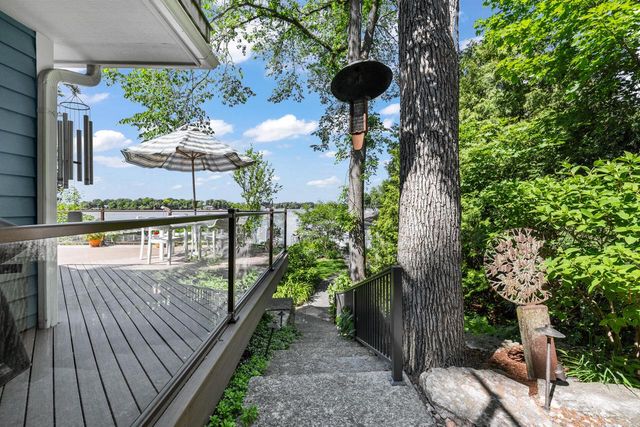 904 W Labelle AVENUE, Oconomowoc, WI 53066