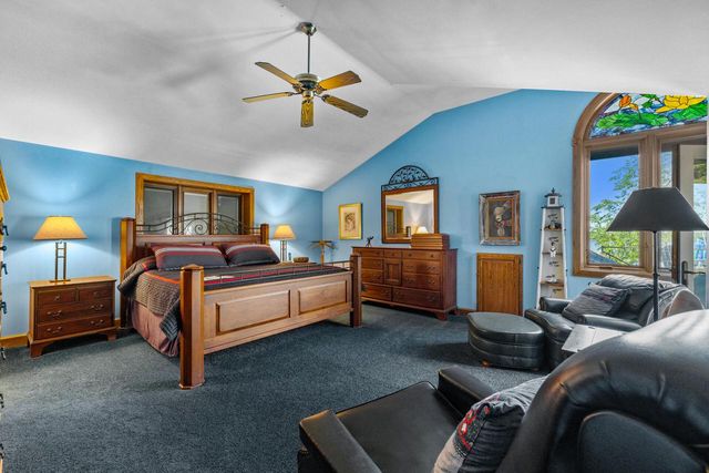 904 W Labelle AVENUE, Oconomowoc, WI 53066