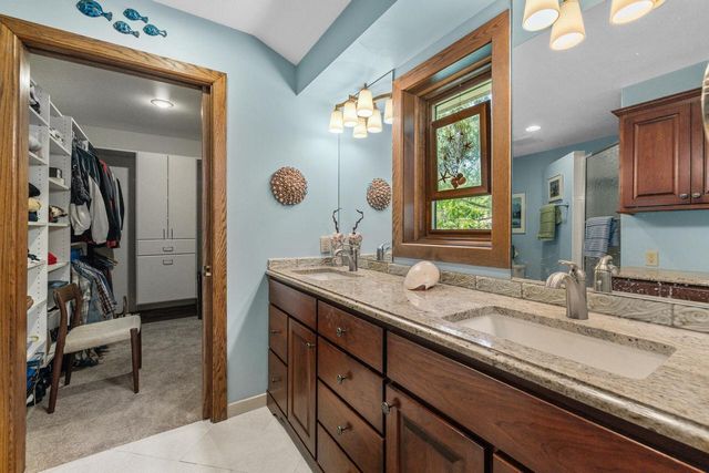 904 W Labelle AVENUE, Oconomowoc, WI 53066