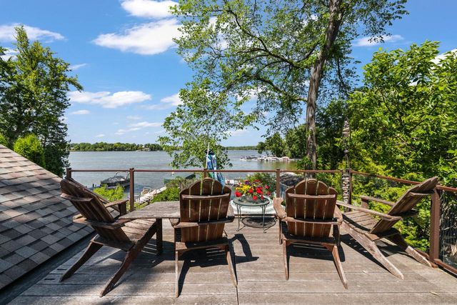 904 W Labelle AVENUE, Oconomowoc, WI 53066