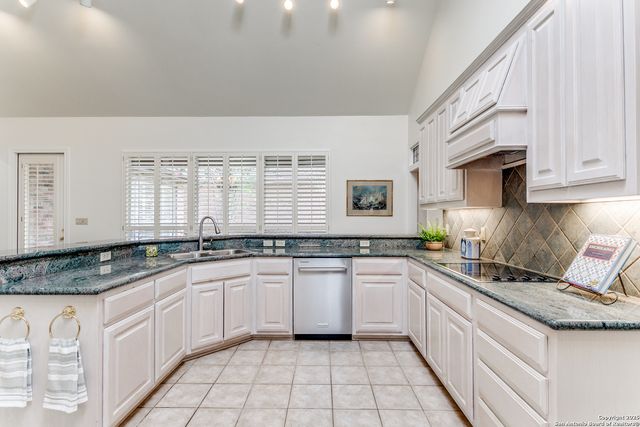 50 Bristol Green, San Antonio, TX 78209