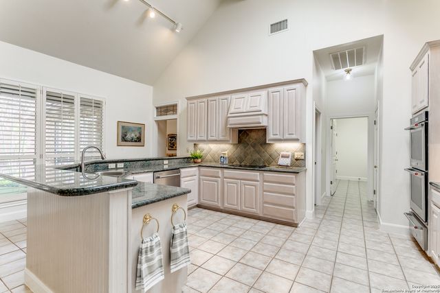 50 Bristol Green, San Antonio, TX 78209