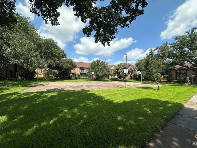 2209 Triway Lane 263, Houston, TX 77043