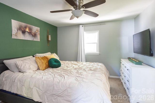 812 N Ransom Street, Gastonia, NC 28052