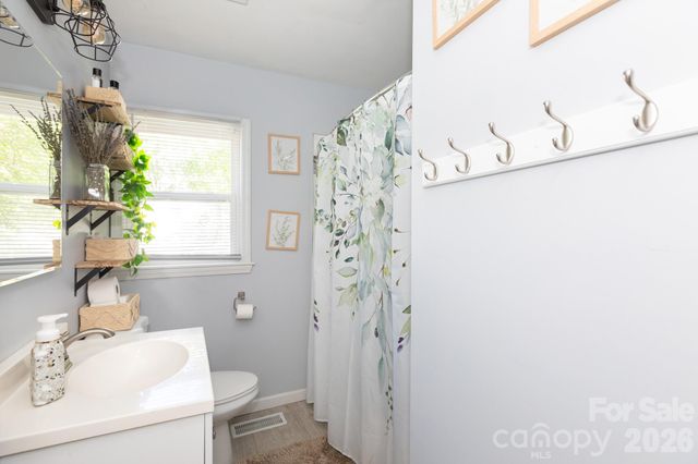 812 N Ransom Street, Gastonia, NC 28052
