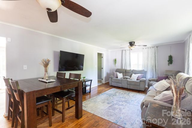 812 N Ransom Street, Gastonia, NC 28052